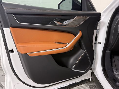 New 2026 Jaguar F-PACE R-Dynamic S image 13