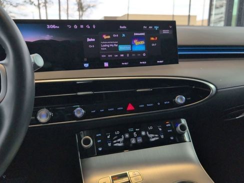 Used 2026 Genesis GV70 2.5T Advanced image 27