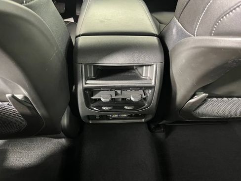 Used 2023 Jeep Grand Cherokee Limited AWD/4WD image 40