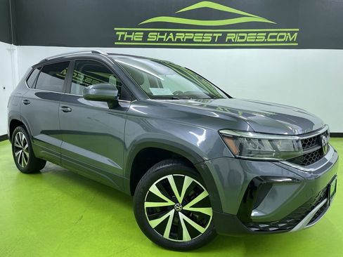 Used 2022 Volkswagen Taos SE image 1