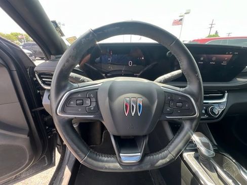 Used 2024 Buick Envista Sport Touring w/ Convenience I Package FWD image 33