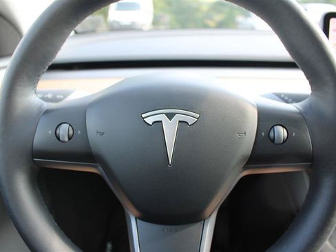 Used 2023 Tesla Model Y Long Range AWD/4WD image 11