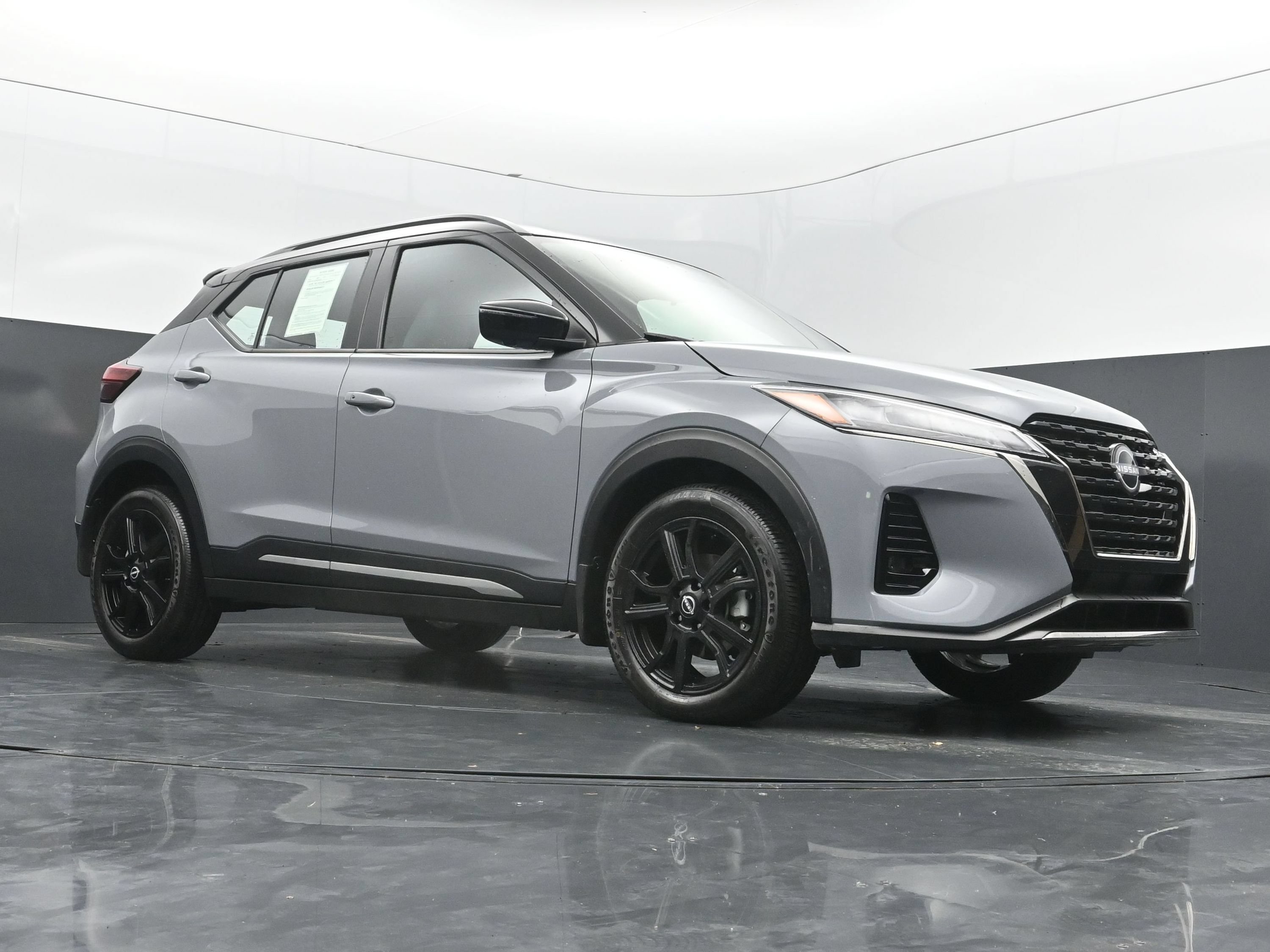 Used 2024 Nissan Kicks SR w/ SR Premium Package FWD image 41
