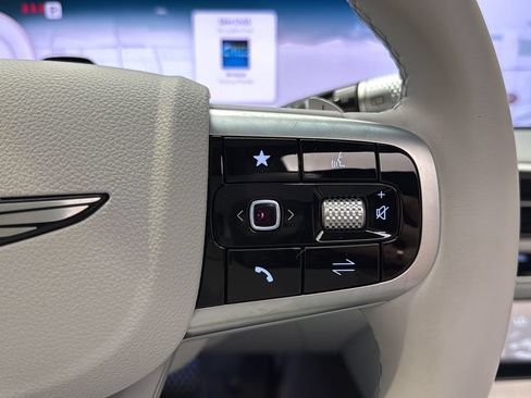 Certified 2026 Genesis GV70 2.5T Advanced AWD/4WD image 28
