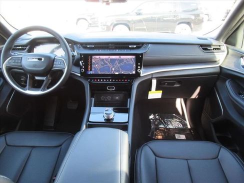 New 2026 Jeep Grand Cherokee Limited RWD image 12