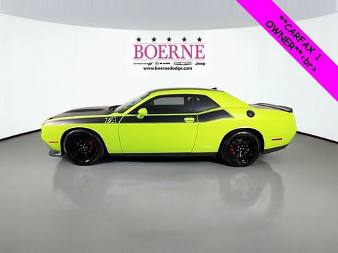 Used 2023 Dodge Challenger R/T w/ T/A Package image 4