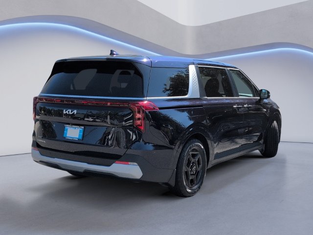 Used 2025 Kia Carnival LX FWD image 4