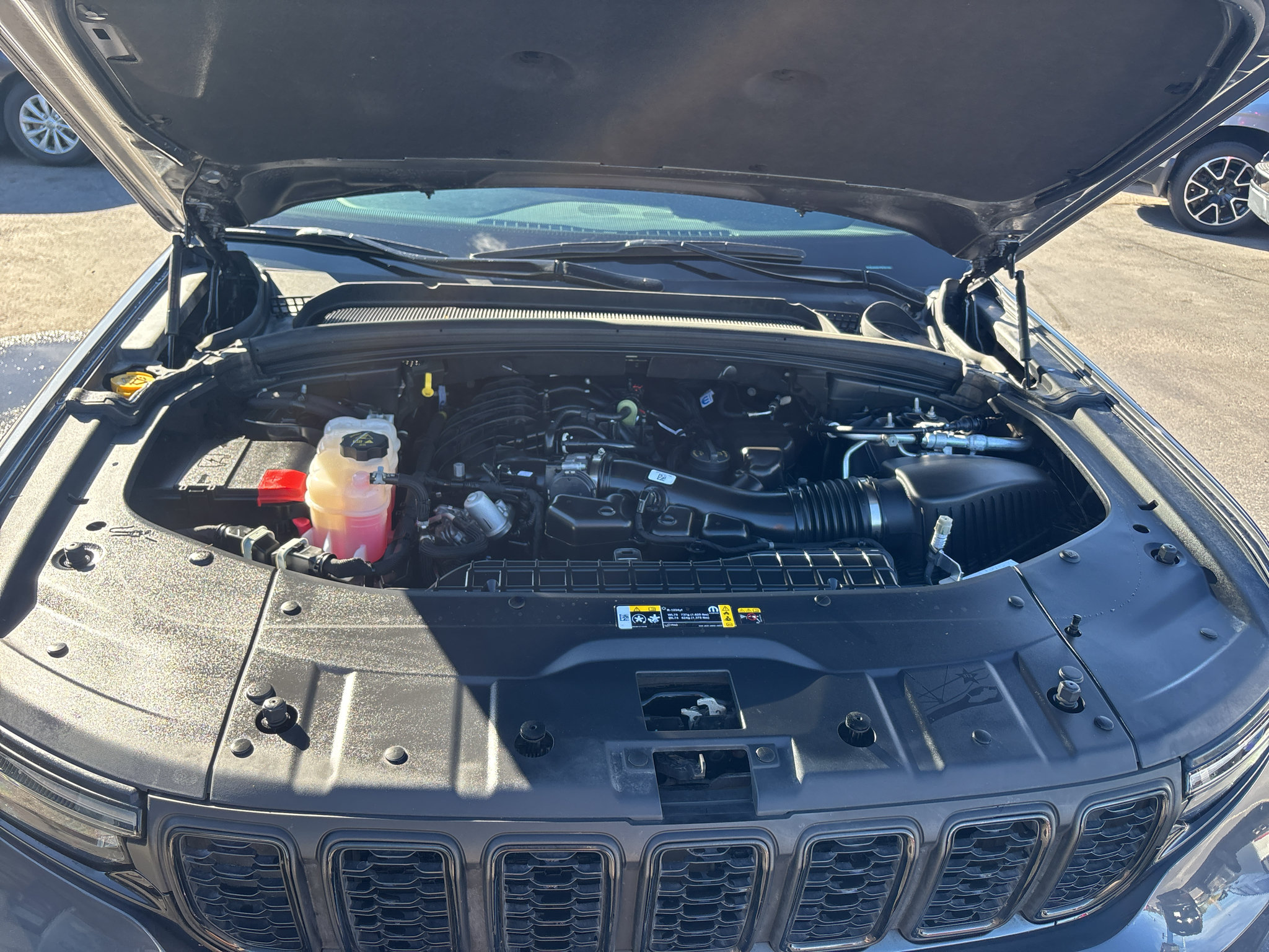 Used 2023 Jeep Grand Cherokee L Laredo AWD/4WD image 20
