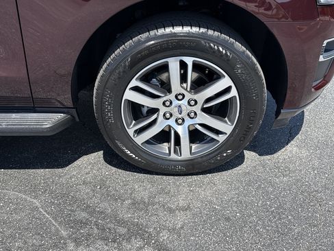 Used 2024 Ford Expedition Max Limited RWD image 13