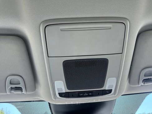 Used 2025 Honda Pilot EX-L image 28