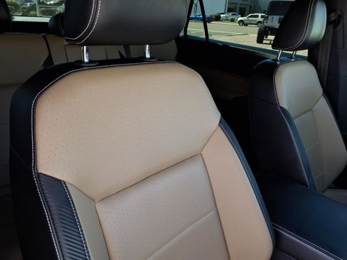 Certified 2022 Volkswagen Atlas Cross Sport SE w/ Black Wheel Package image 11