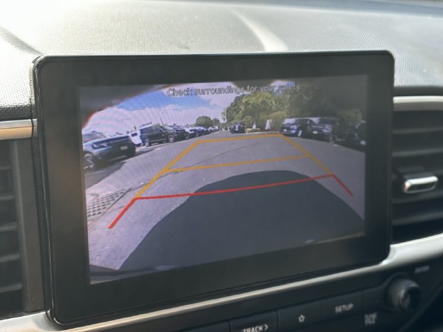 Used 2022 Hyundai Venue SEL FWD image 24