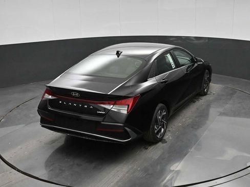New 2026 Hyundai Elantra Limited FWD image 30