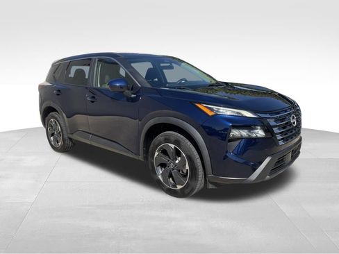 Used 2024 Nissan Rogue SV FWD image 3