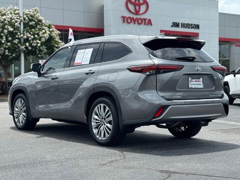 Used 2026 Toyota Highlander Platinum AWD/4WD image 9