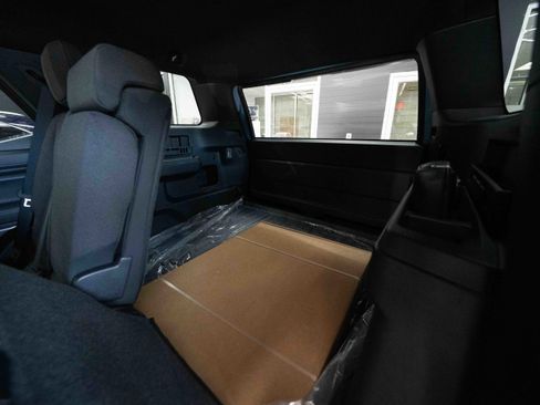 New 2026 Toyota 4Runner SR5 AWD/4WD image 24