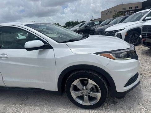 Used 2021 Honda HR-V LX image 4