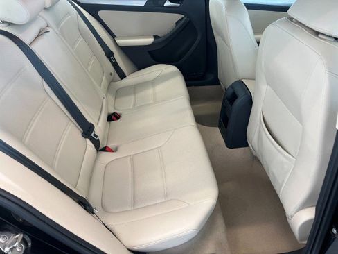 Used 2015 Volkswagen Jetta SE FWD image 36