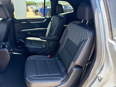 Used 2024 GMC Acadia Denali FWD image 12