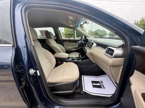Used 2017 Kia Sorento AWD image 10