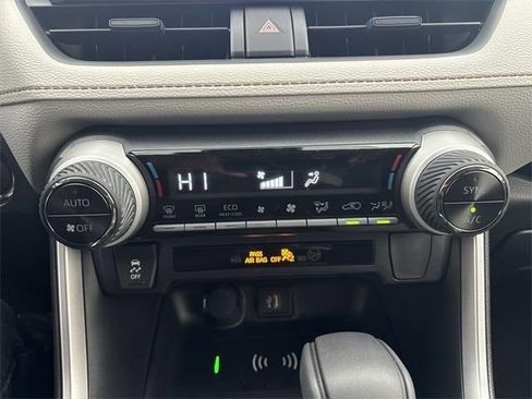 Used 2025 Toyota RAV4 XLE image 19