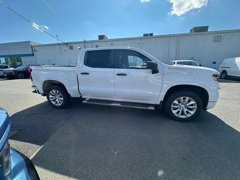 Used 2024 Chevrolet Silverado 1500 Custom AWD/4WD image 2