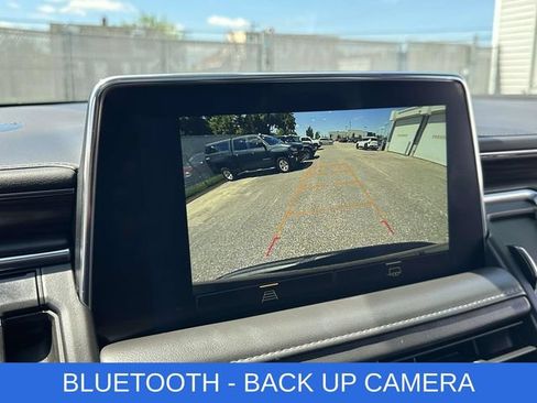 Used 2022 Chevrolet Suburban LT AWD/4WD image 4