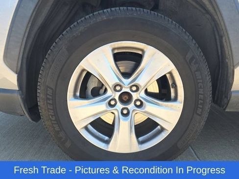 Used 2019 Toyota RAV4 XLE w/ Convenience Package AWD/4WD image 11