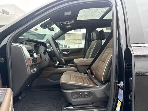 New 2026 GMC Yukon Denali Ultimate AWD/4WD image 14