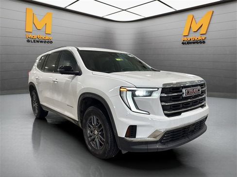 Used 2025 GMC Acadia Elevation image 10