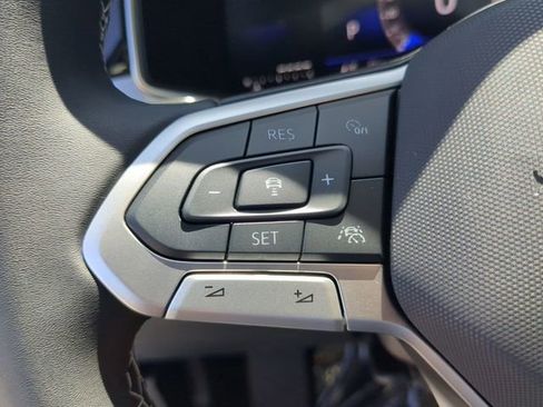 New 2026 Volkswagen Taos SE FWD image 27