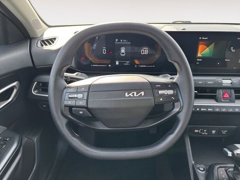 Used 2025 Kia K4 FWD image 15