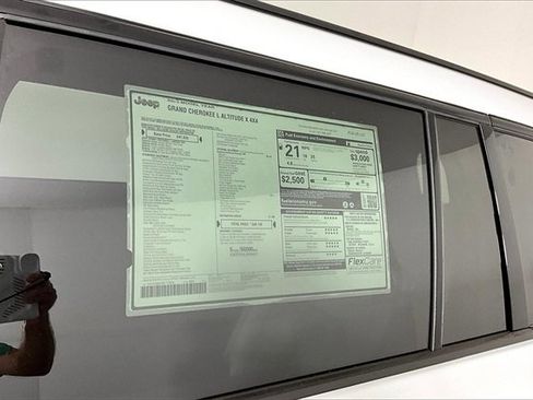 New 2025 Jeep Grand Cherokee L Altitude image 14