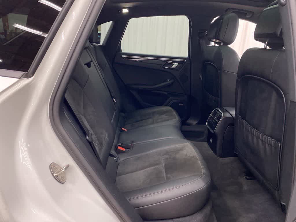 Used 2021 Porsche Macan AWD/4WD image 17