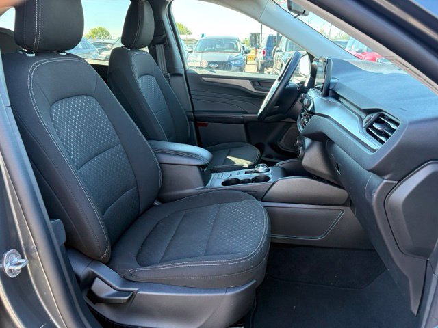 Used 2025 Ford Escape Active AWD/4WD image 11