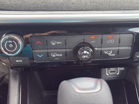Used 2025 Jeep Compass Sport AWD/4WD image 26