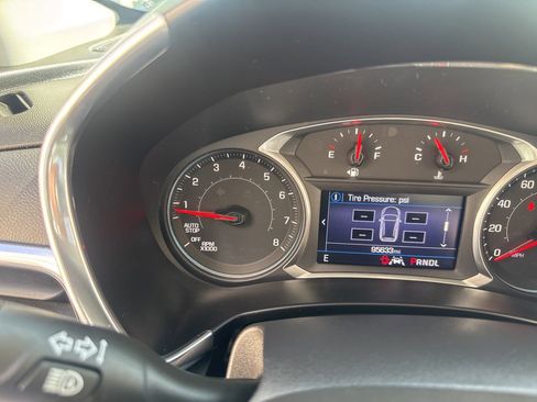 Used 2020 Chevrolet Equinox LT w/ Sport Edition image 14