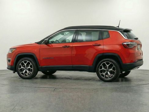 Used 2025 Jeep Compass Limited image 5