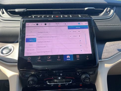 New 2025 Jeep Grand Cherokee Limited AWD/4WD image 50