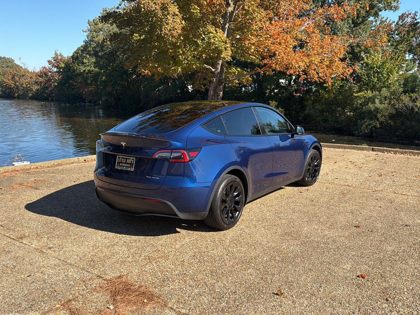 Used 2022 Tesla Model Y Long Range AWD/4WD image 5