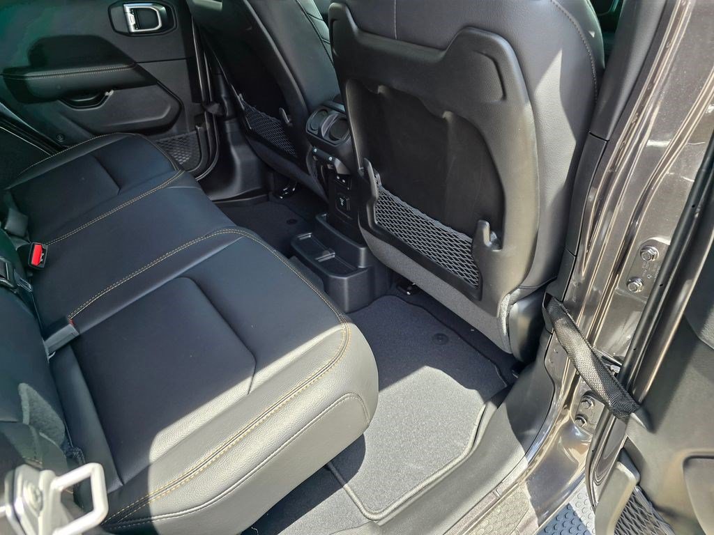 New 2026 Jeep Wrangler Unlimited Sahara AWD/4WD image 33