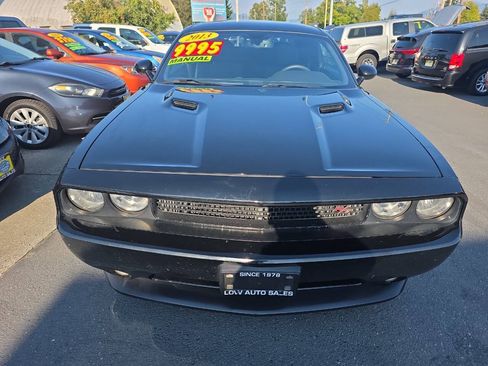 Used 2013 Dodge Challenger R/T RWD image 2