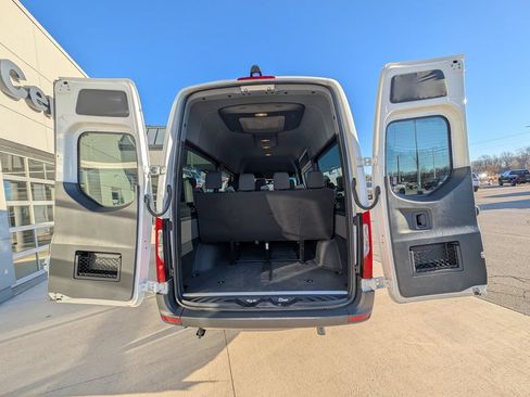 Used 2024 Mercedes-Benz Sprinter 2500 image 16
