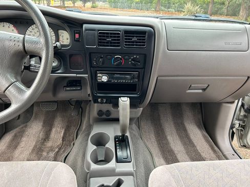 Used 2004 Toyota Tacoma PreRunner image 34