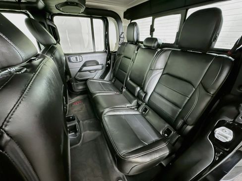 Used 2021 Jeep Gladiator Overland w/ Popular Equipment Package AWD/4WD image 26