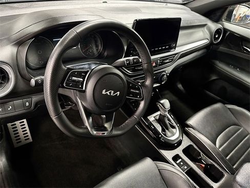 Used 2023 Kia Forte GT-Line w/ GT-Line Premium Package image 9