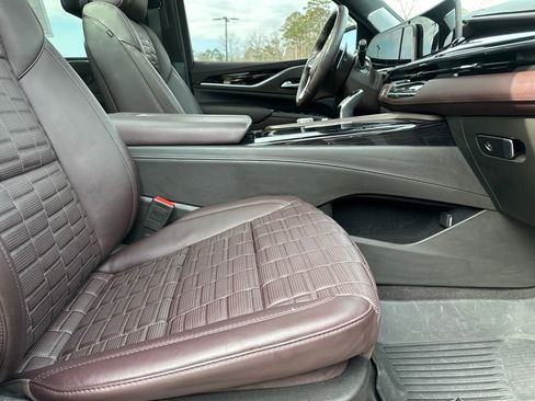 Used 2024 Cadillac Escalade V w/ LPO, ONYX Package image 46