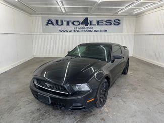 Used 2013 Ford Mustang Coupe video 1