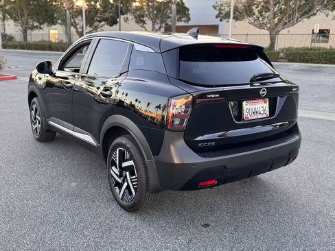 Certified 2025 Nissan Kicks SV image 6