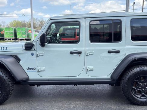 Used 2023 Jeep Wrangler Unlimited w/ Sun & Screen Package AWD/4WD image 12